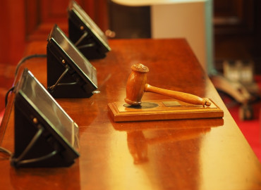 вызов должника к судебному приставу: чем грозит неявка - фото - 1